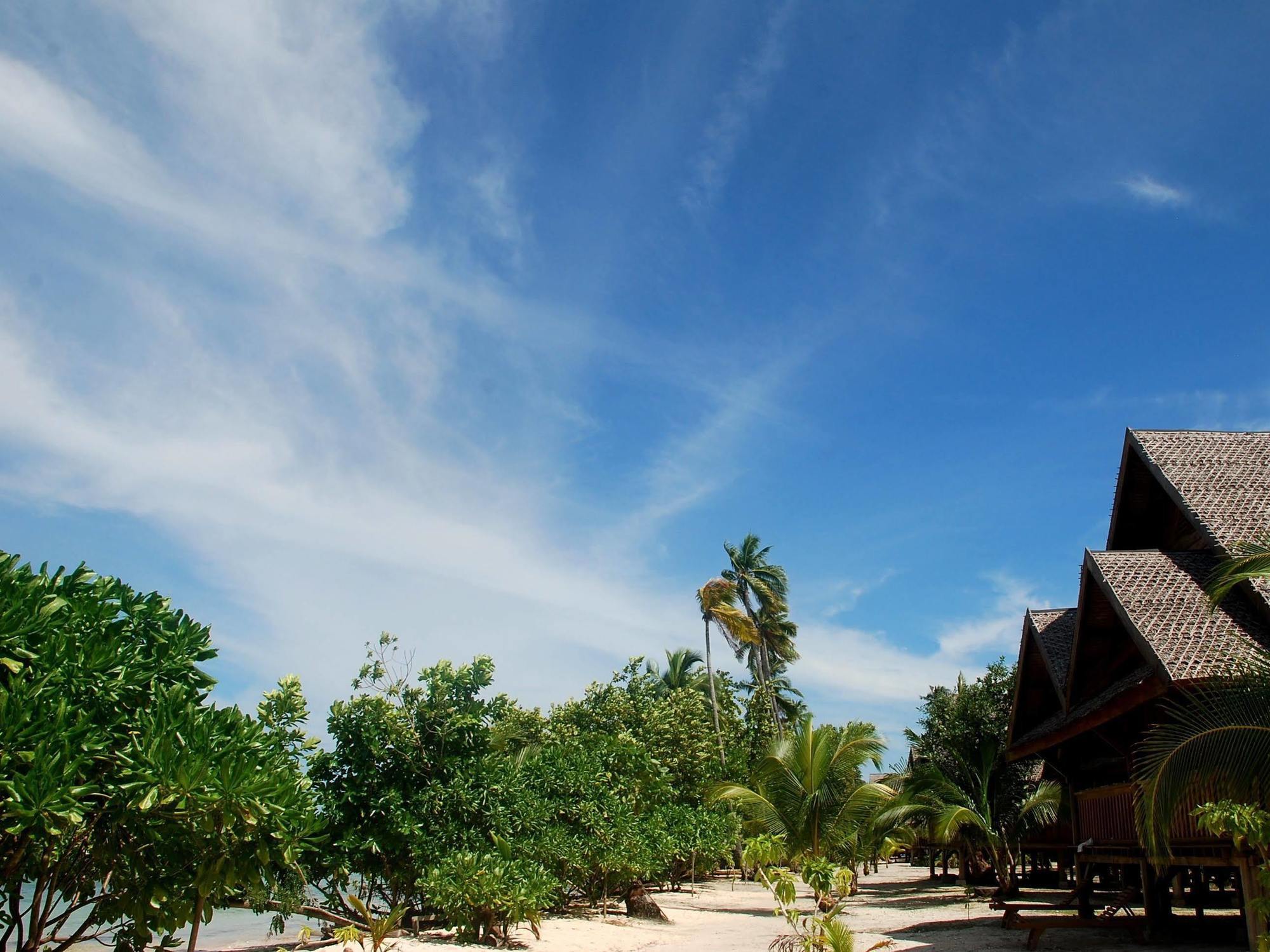 Wakatobi Patuno Diving And Beach Resort By Sahid Wanci Zewnętrze zdjęcie